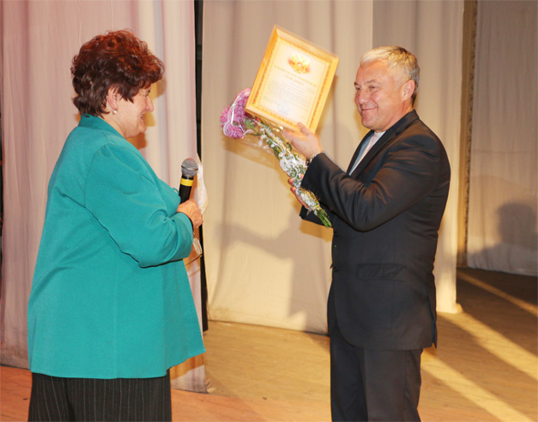 Комосомол глава награда.jpg Комосомол глава награда.jpg